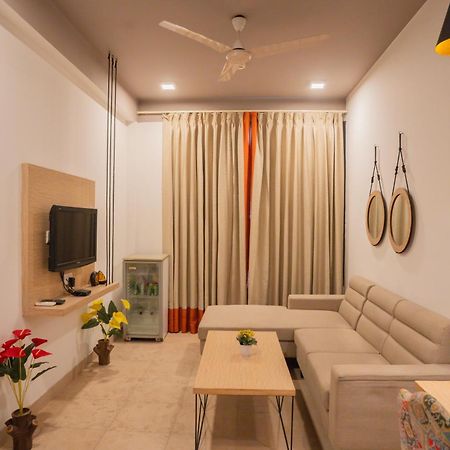 Hotel Ahuja Residency Park Lane Gurgaon Exterior foto