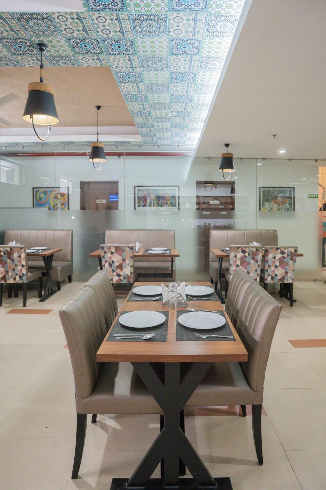 Hotel Ahuja Residency Park Lane Gurgaon Exterior foto