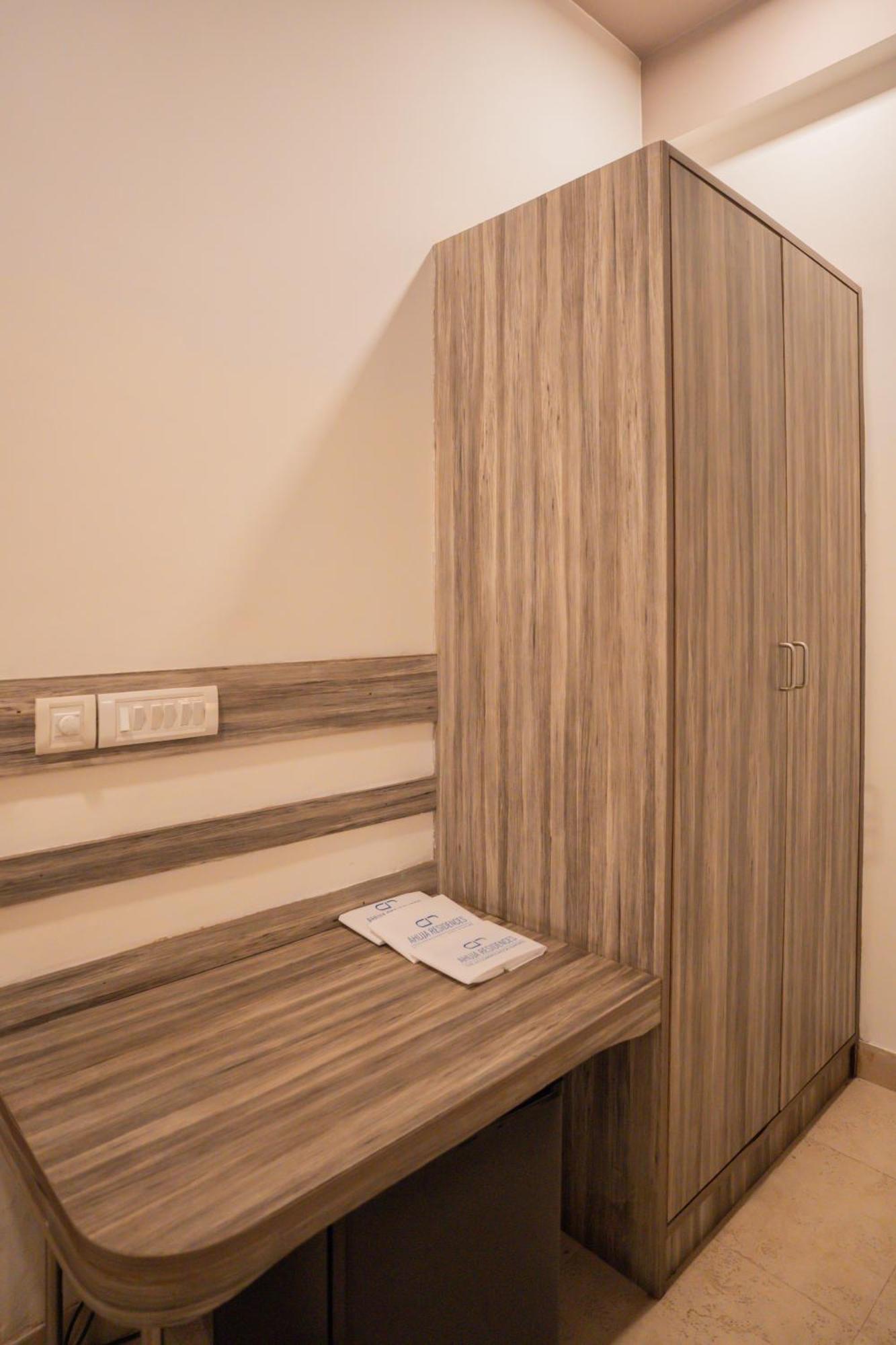 Hotel Ahuja Residency Park Lane Gurgaon Exterior foto